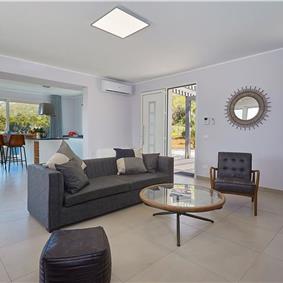 5 bedroom villa with infinity pool, Castellammare del Golfo, sleeps 9